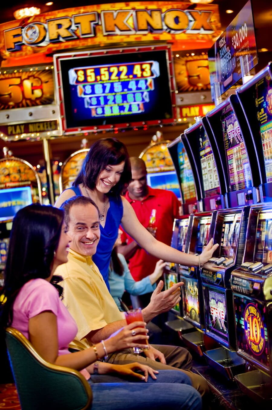 when is the best time to play slot machines at a casino
